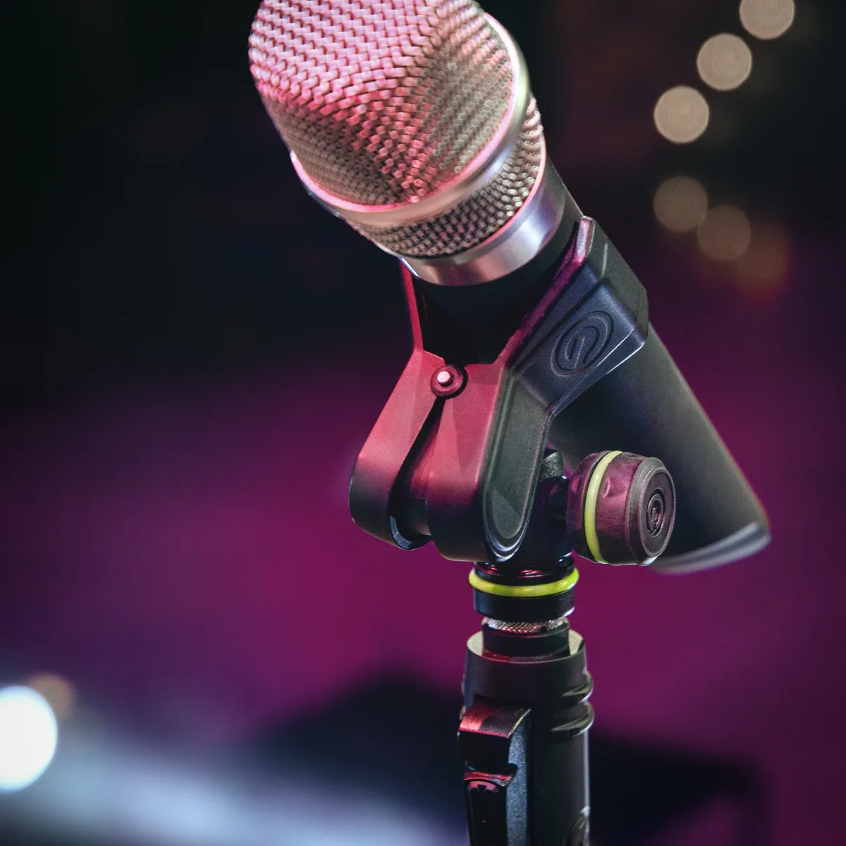 Gravity GMSUCLMP Universal Microphone Clamp for Handheld Microphones