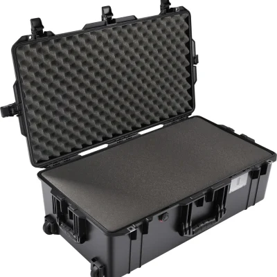 Pelican 1615 Air Case (Black, With Foam)