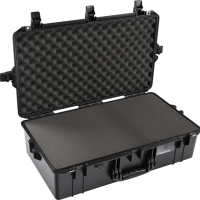 Pelican 1605 Air Case (Black, With Foam)